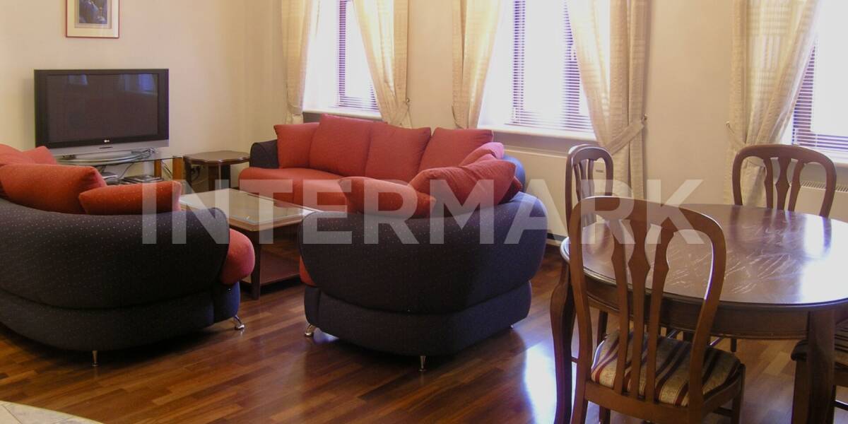 Rent Apartment, 3 rooms  Maly Tolmachyovsky Lane, 8, str. 1, Photo 1