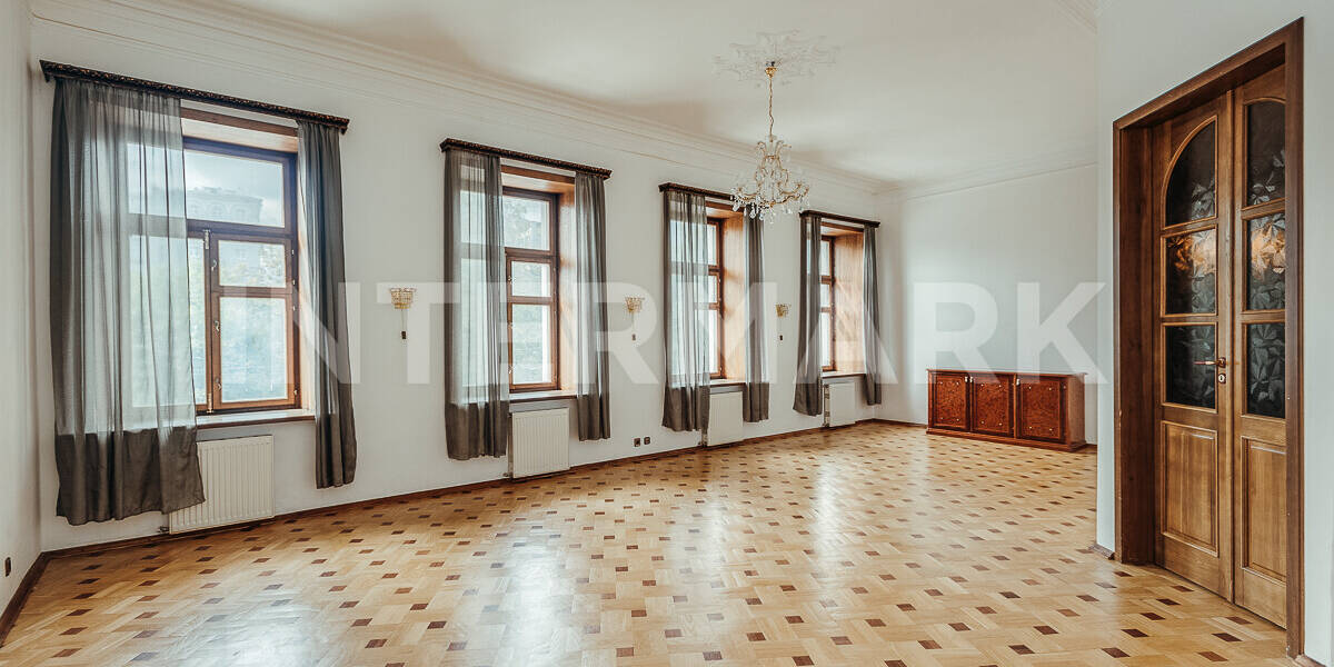 Rent Apartment, 6 rooms  Makarenko Street, 2/21, str. 1, Photo 1