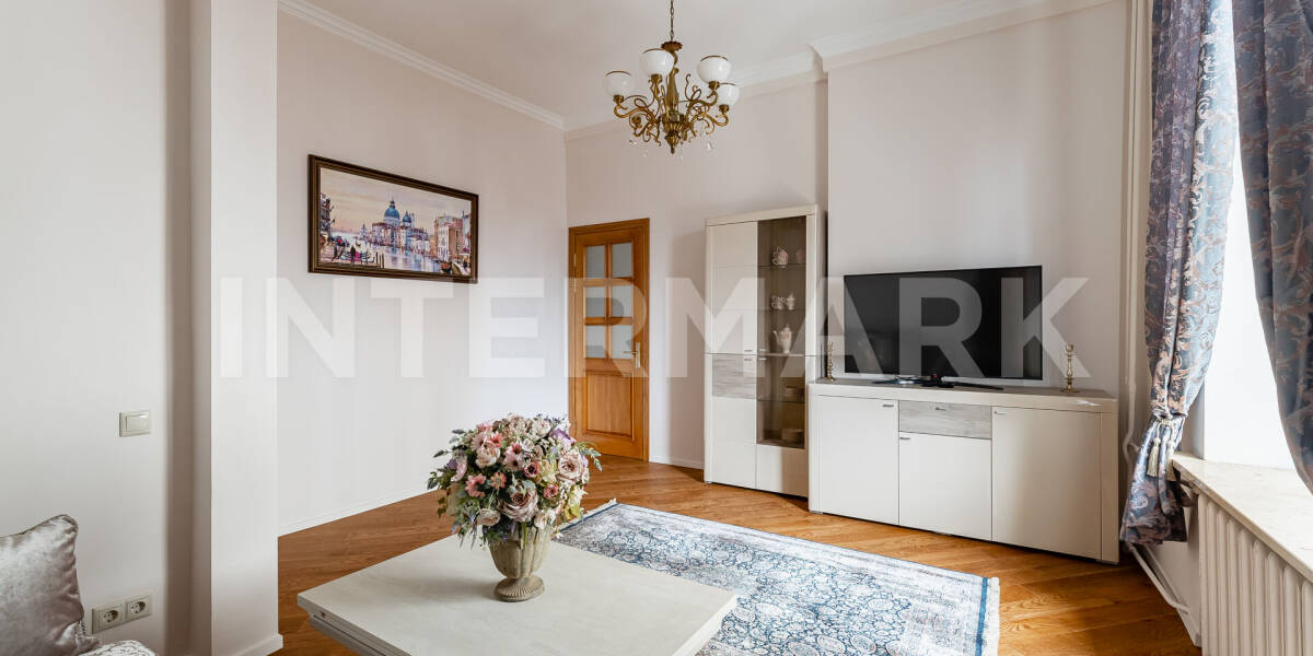 Rent Apartment, 2 rooms  Kotelnicheskaya Embankment, 1/15, korp. A, Photo 1