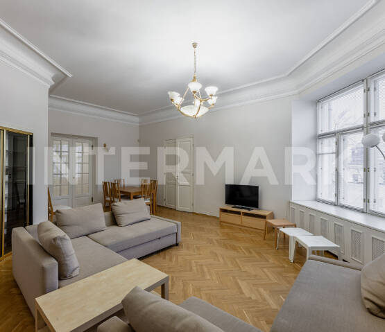 Rent Apartment, 5 rooms Zhukovskogo Street, 5, Photo 1