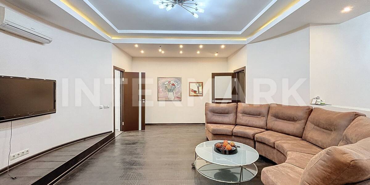 Rent Apartment, 3 rooms  Shmitovsky Drive, 16, str. 2, Photo 1