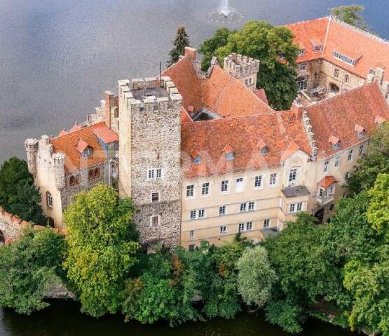  Apartments in a castle on the water Flechtingen, Photo 1