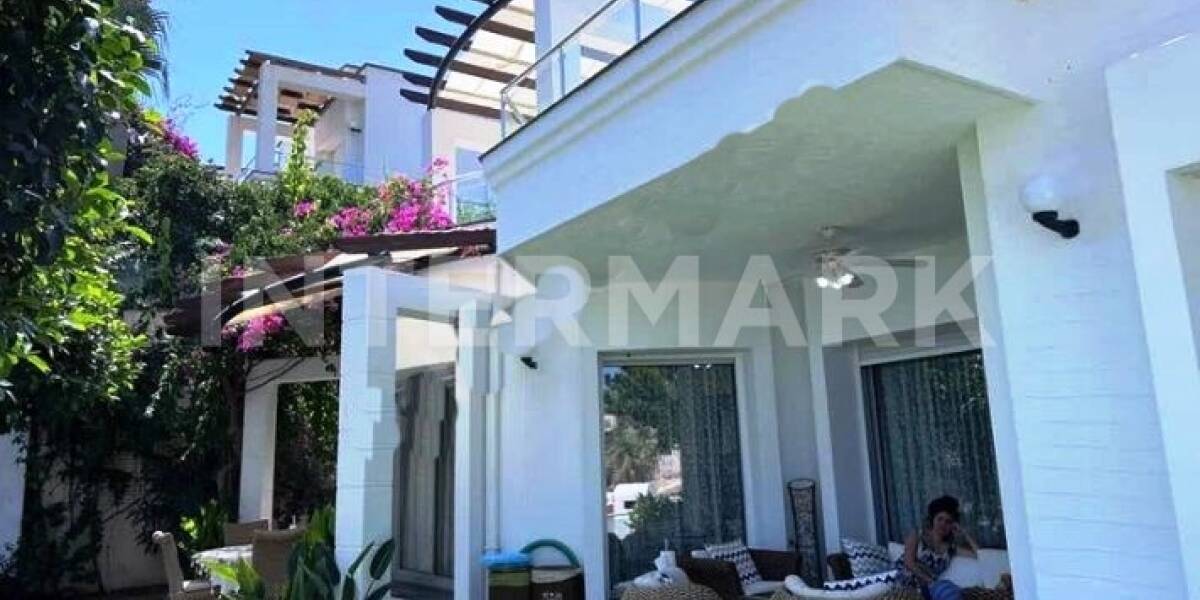  Three-level villa with sea view in Yalikavak Turkey, Photo 1