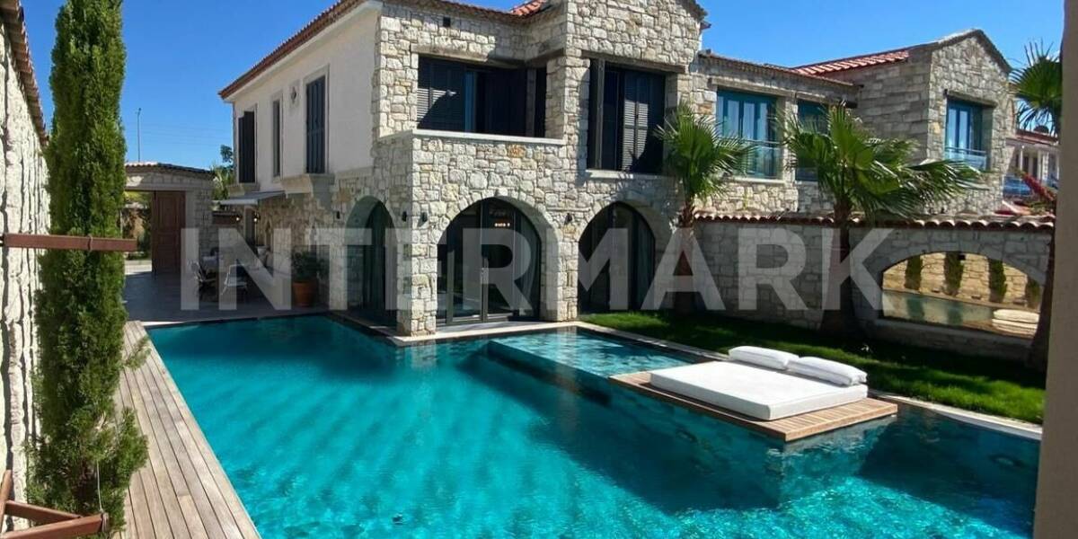  Authentic stone villa with pool in Cesme Turkey, Photo 1