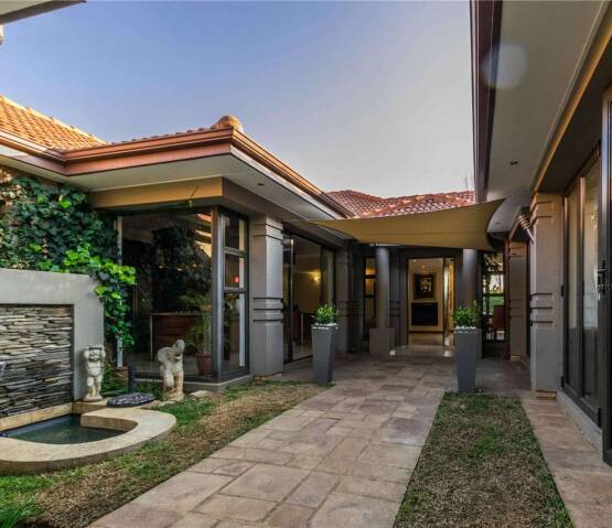  18 Fairway View Drive North West, Photo 1
