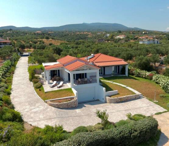  Beachfront villa in Peloponnese Kalamata, Фото 1