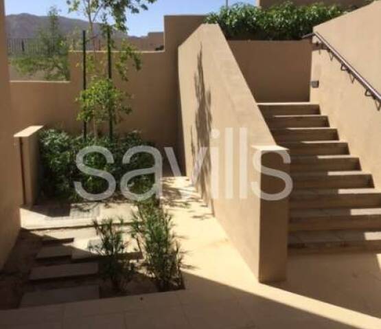 Снять в аренду  Stunning New Three Bedroom Villa with Pool and Garden in Muscat Bay Muscat, Фото 1
