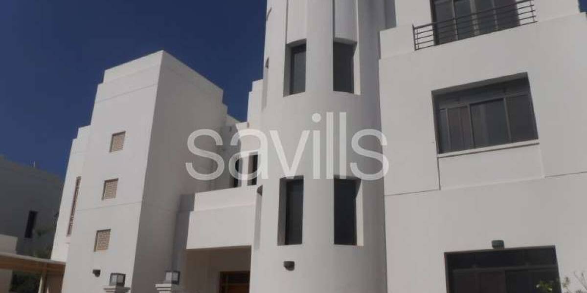 Rent  Modern five- bedroom villa In Rabiat Al Qurum , Photo 1