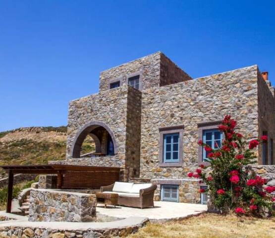  Two stone built villas in private location Ikaria, Фото 1