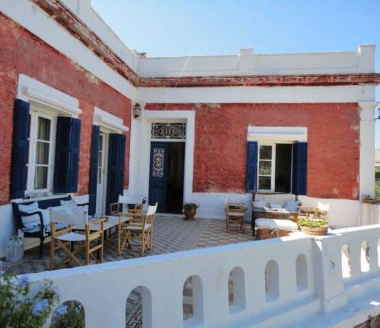  Villa overlooking the harbor and the sea Syros, Фото 1