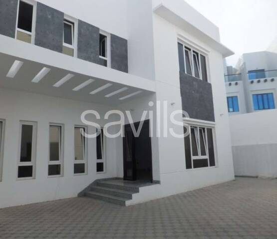  Four bedroom villa in Madinat Sultan Qaboos Muscat, Фото 1