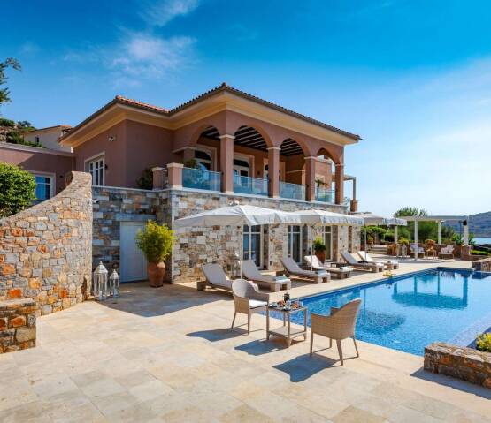  Waterfront villa with pool and garden Sitia, Фото 1