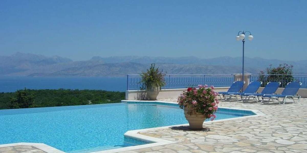  Elegant villa embraced by the Ionian Sea Kassiopi, Corfu, Ionian Islands, Фото 1
