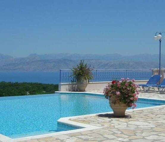  Elegant villa embraced by the Ionian Sea Corfu, Фото 1