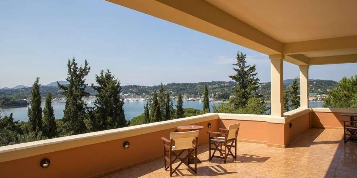  An exquisite villa with beautiful sea views Kommeno, Corfu, Ionian Islands, Фото 1