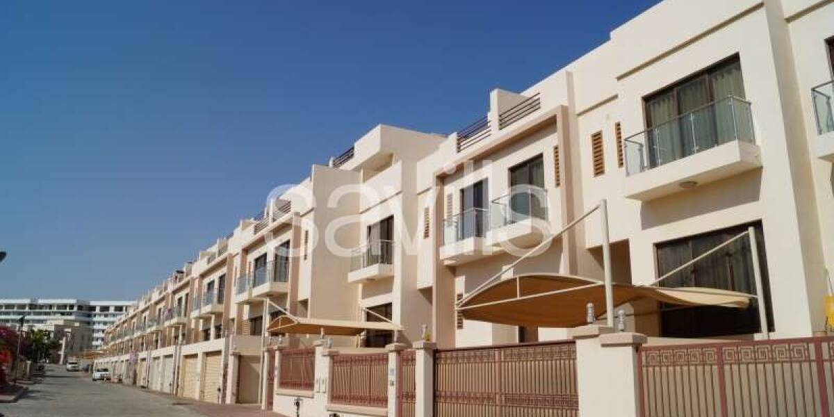  Beautiful Four bedroom townhouse  with swimming pool Muscat Hills, Muscat, Фото 1