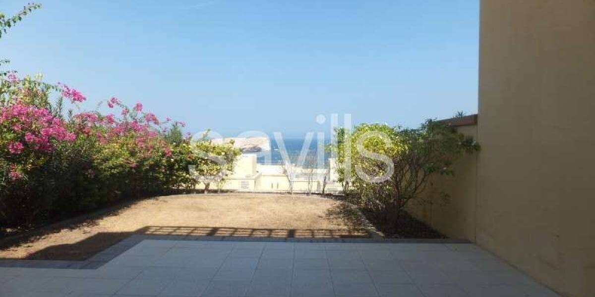 Rent  Four Bedroom Townhouse with Sea Views in Barr Jissah , Photo 1