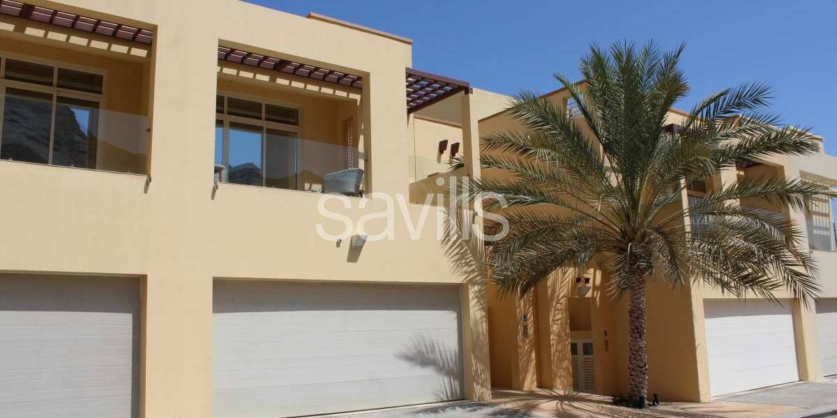 Снять в аренду  Fully Furnished four Bedroom Townhouse, Barr Al Jissah with fantastic views Barr Al Jissah, Muscat, Фото 1