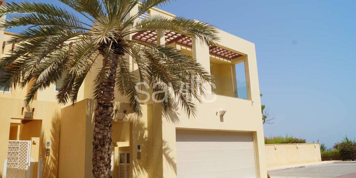 Снять в аренду  Four Bedroom Townhouse with large garden and Sea Views in Barr Jissah Barr Al Jissah, Muscat, Фото 1