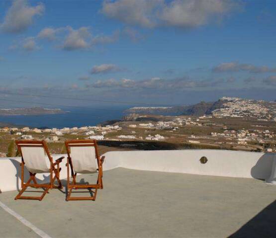  Traditional Restored 4-bedroom house Santorini, Фото 1