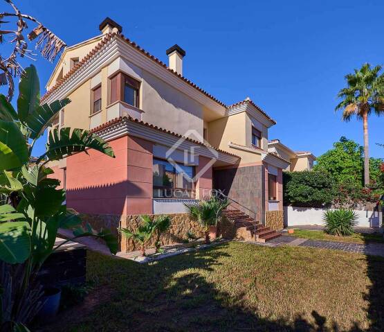  Alfinach Valencia, Photo 1