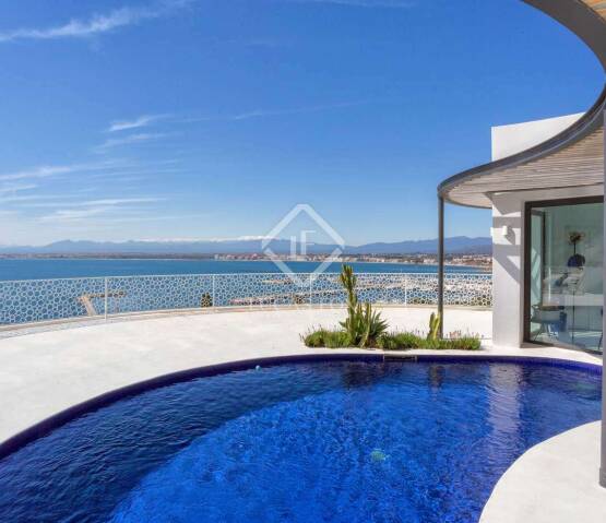  Bay of Roses Costa Brava, Фото 1