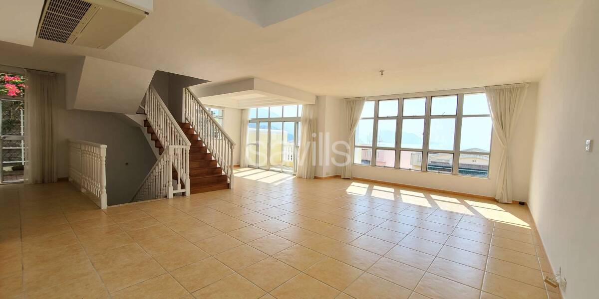 Rent  The Redhill Peninsula , Photo 1