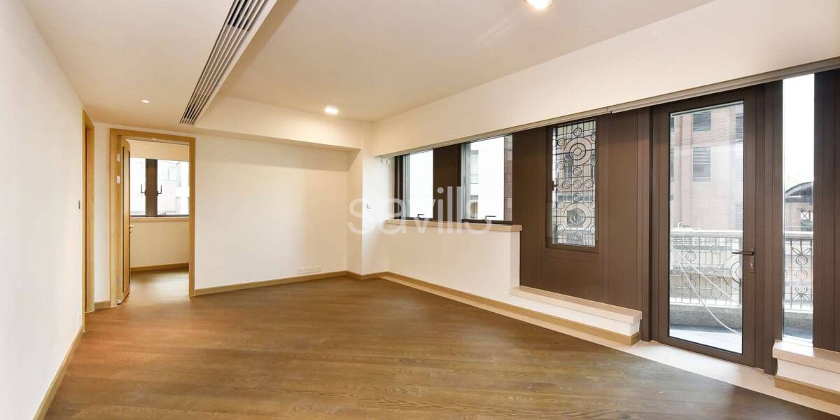 Rent  3 MacDonnell Road , Photo 1