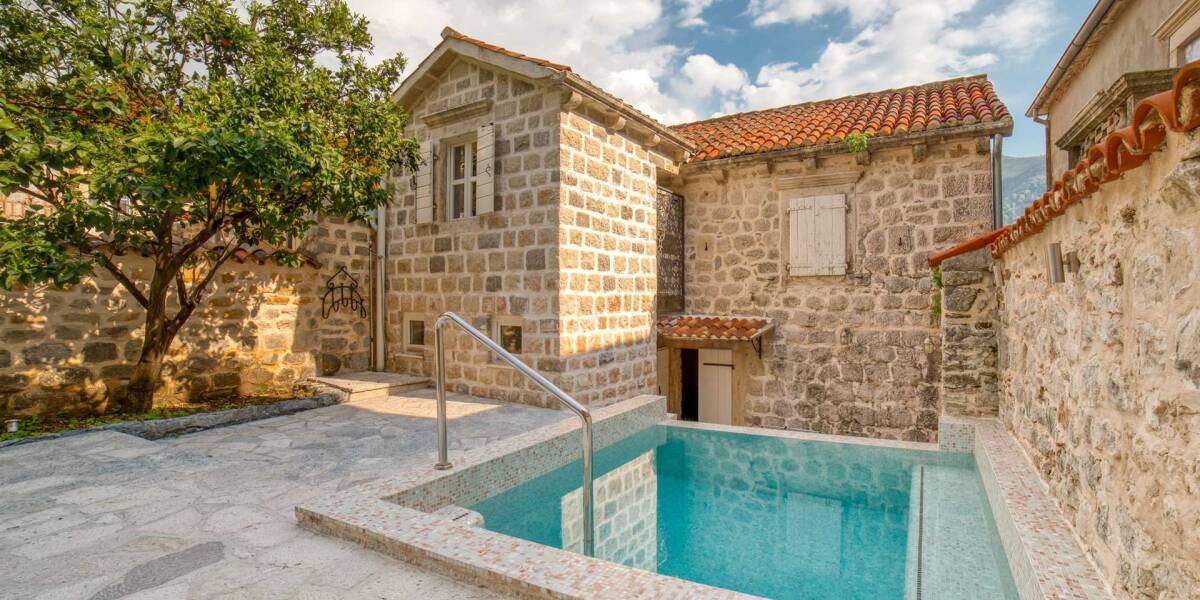  Marvellous Waterfront Stone House Perast, Kotor Bay, Montenegro, Фото 1