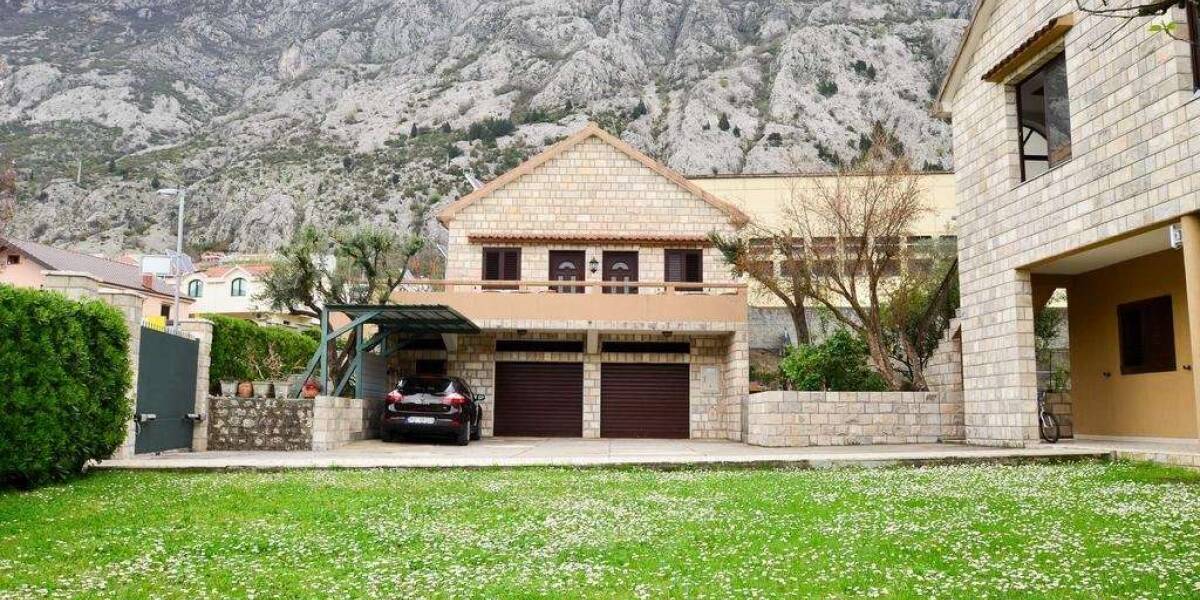  Family Home In Dobrota Kotor, Montenegro, Фото 1