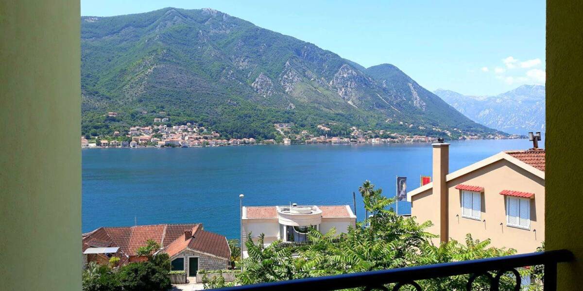  One Bedroom Apartment With Sea VIew Dobrota, Kotor, Montenegro, Фото 1