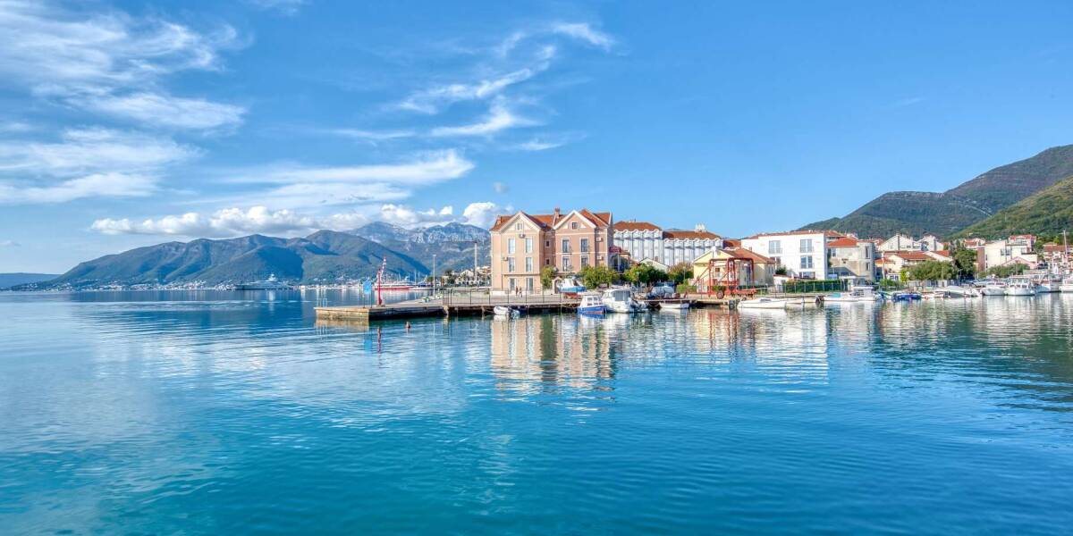  Waterfront Hotel Kalimanj, Tivat, Montenegro, Фото 1