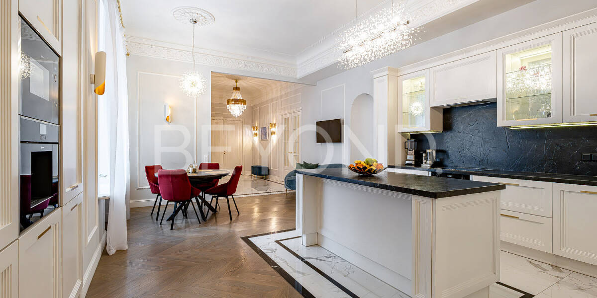 Apartment, 5 rooms  Санкт-Петербург г., г. Санкт-Петербург, Петроградский район, пр. Каменноостровский,   73-75, Photo 1