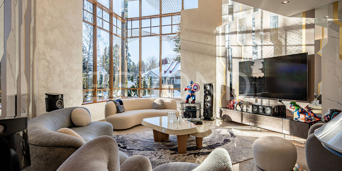 Квартира, 13 комнат  Санкт-Петербург г., п. Репино, ул. Вокзальная,   2, Фото 1