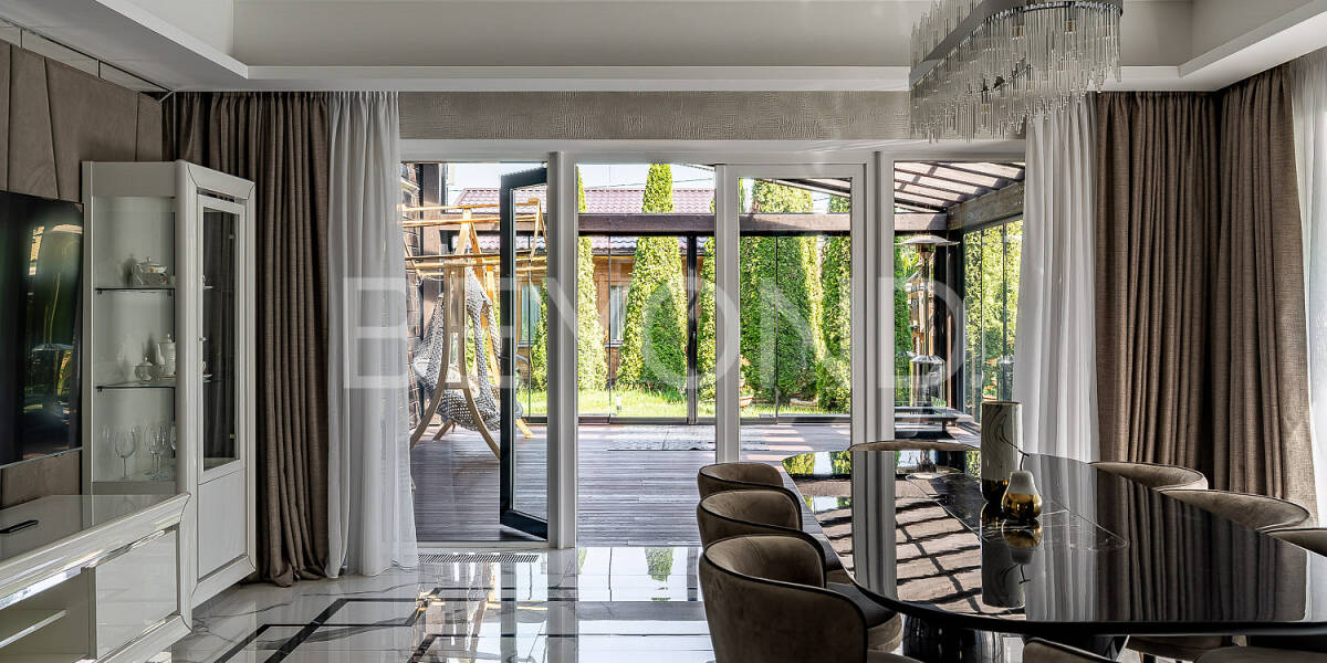 Квартира, 9 комнат  Санкт-Петербург г., г. Санкт-Петербург, Петродворцовый, г. Петергоф, ул. Александровская,   3, Лит А, Фото 1