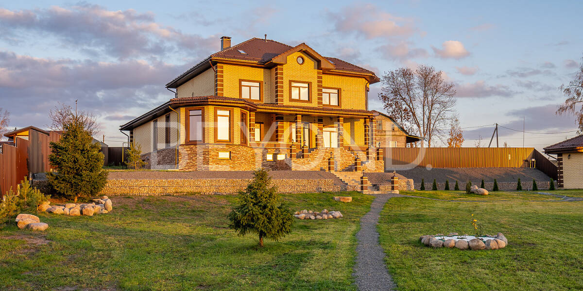 Квартира, 10 комнат  Санкт-Петербург г., Первомайское сельское поселение, посёлок Ленинское, ул. Советская,   27, Фото 1