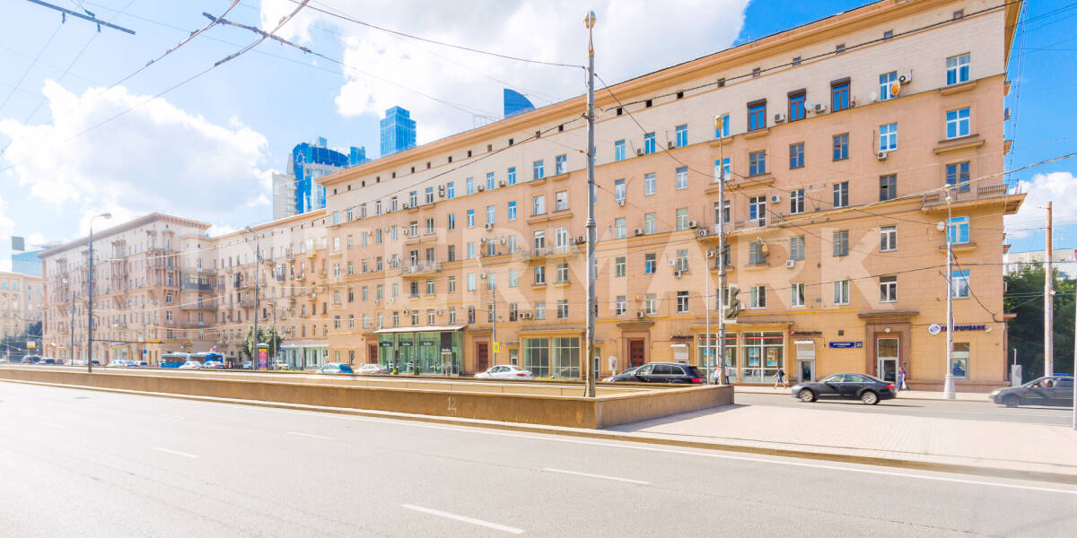  Торговая площадь с арендатором Кутузовский проспект, 22, Фото 1