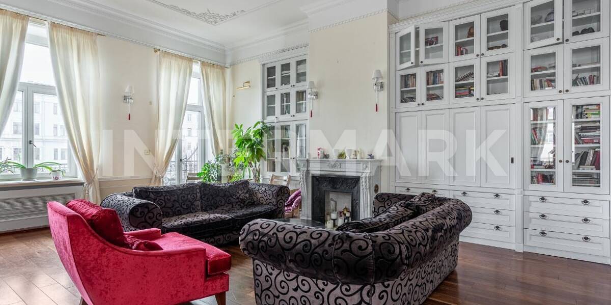 Apartment, 4 rooms Residential complex Dochodny dom Korovina Tverskoy Boulevard, 9, Photo 1
