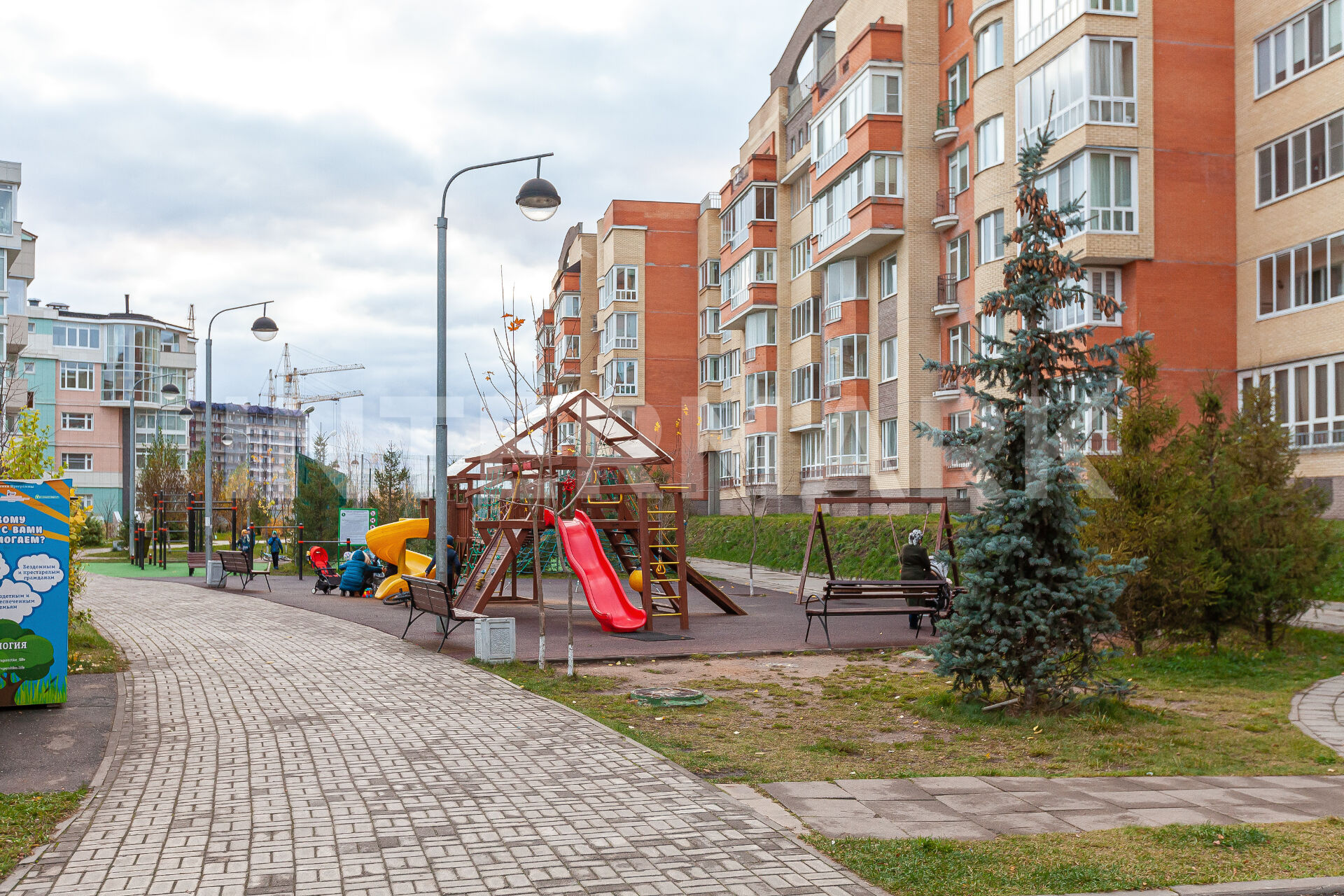 Купить в коттеджном поселке Рублевское предместье: описание, фотографии,  цены на коттеджи в КП Рублевское предместье, Новорижское шоссе, 9 км |  Агентство элитной недвижимости Intermark Real Estate - ранее Savills -