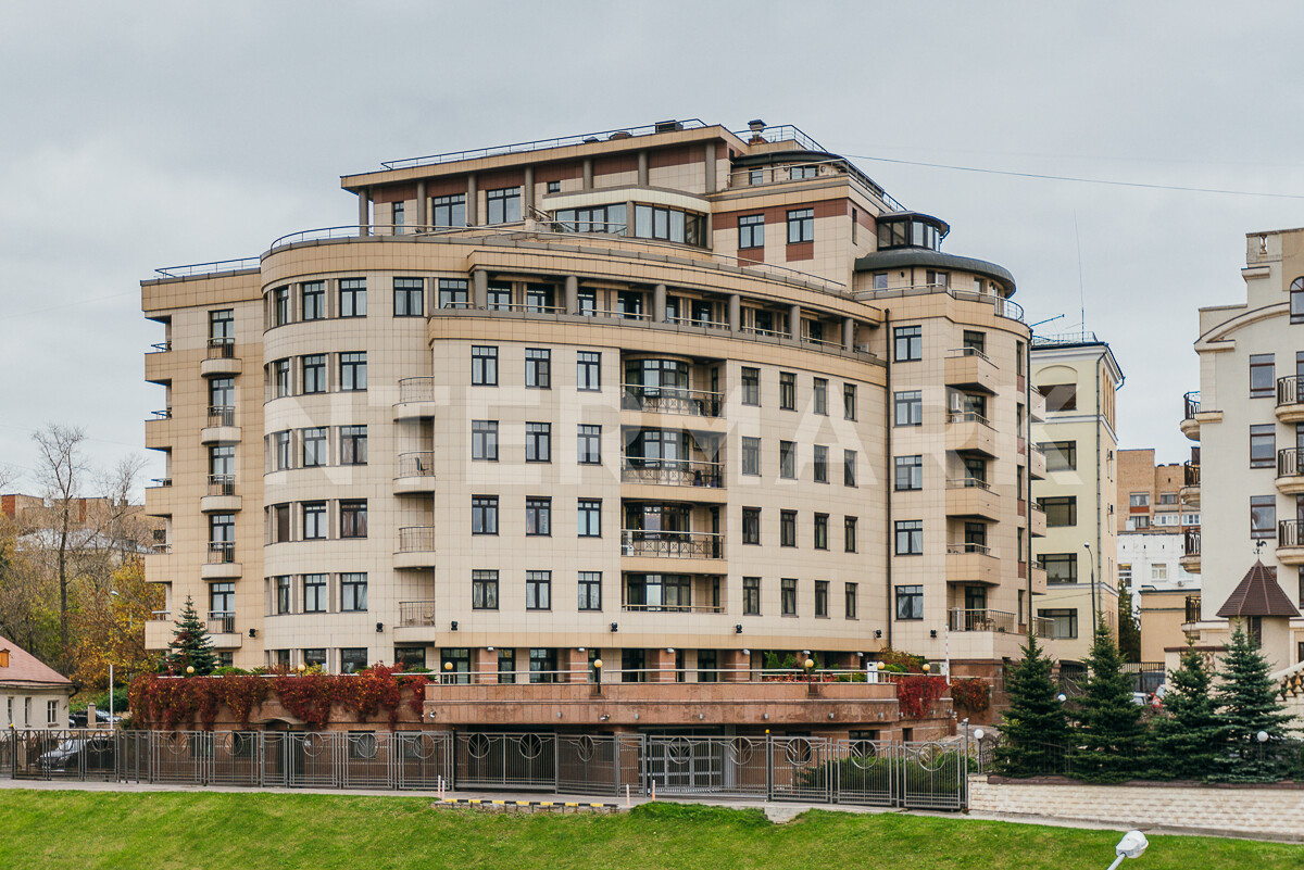 ЖК Дом над водой в Москве 🏠 купить квартиру на вторичном рынке, цены в  жилом комплексе Дом над водой 🚇 м. Смоленская, Киевская, Парк Культуры, 7-й  Ростовский переулок, 15 🏢 Intermark Real Estate - ранее Savills -