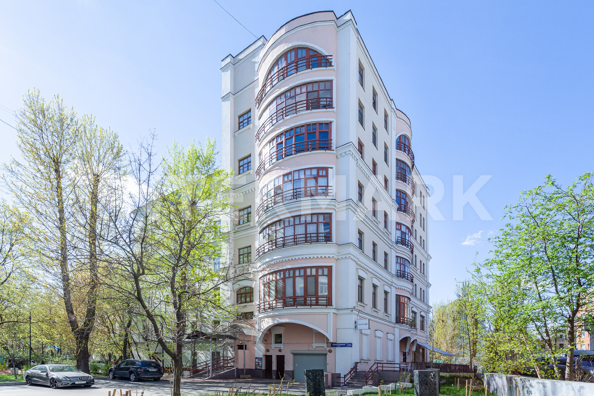 ЖК Малая Бронная 14 в Москве 🏠 купить квартиру на вторичном рынке, цены в  жилом комплексе Малая Бронная 14 🚇 м. Пушкинская, Маяковская, Тверская, Малая  Бронная улица, 14 🏢 Intermark Real Estate - ранее Savills -